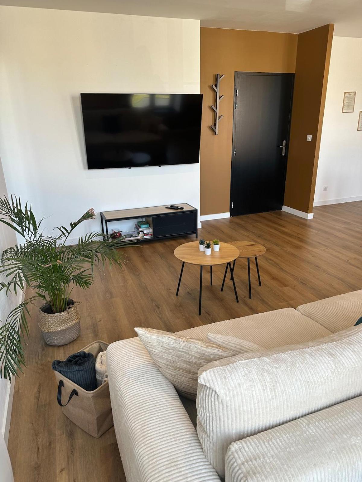 Appartement De La Gare Remiremont Zewnętrze zdjęcie